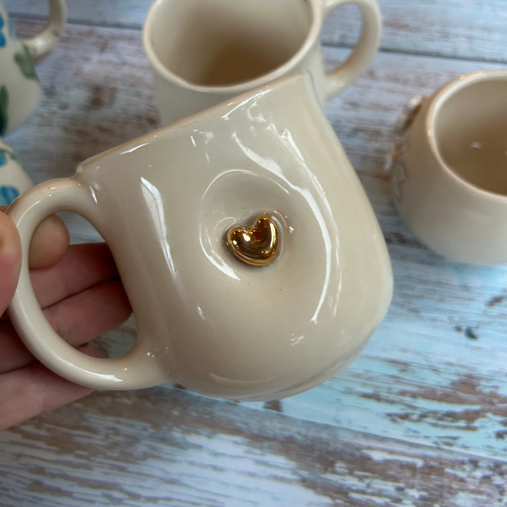 Taza de la Colección Corazón de Oro