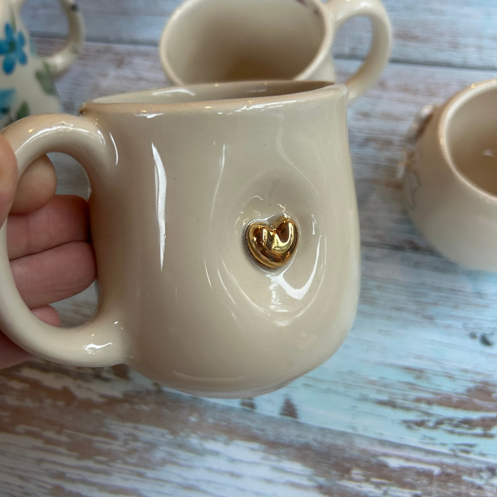 Taza de la Colección Corazón de Oro