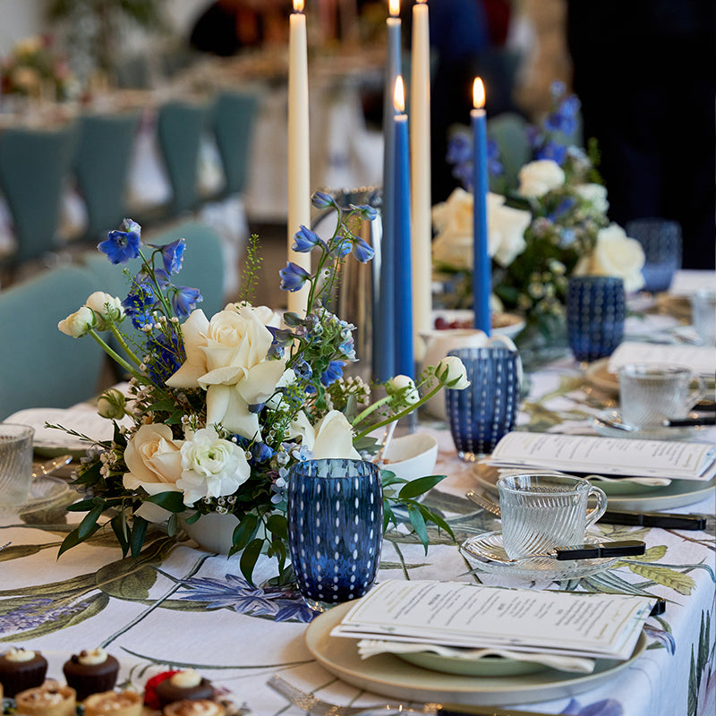 Mantel de Lino Flores Azules y Blancas