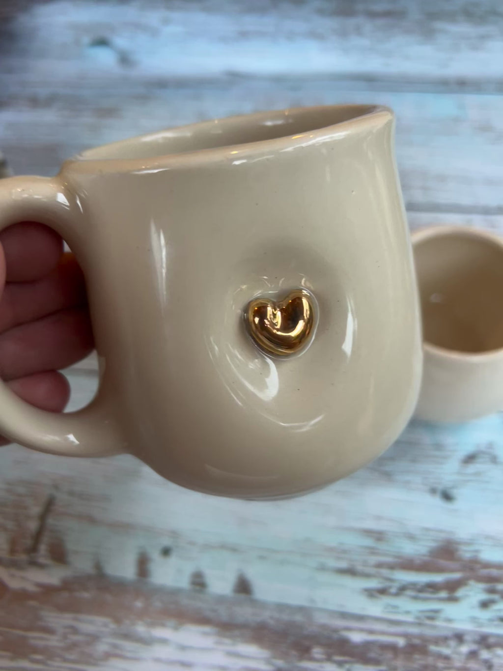 Taza de la Colección Corazón de Oro